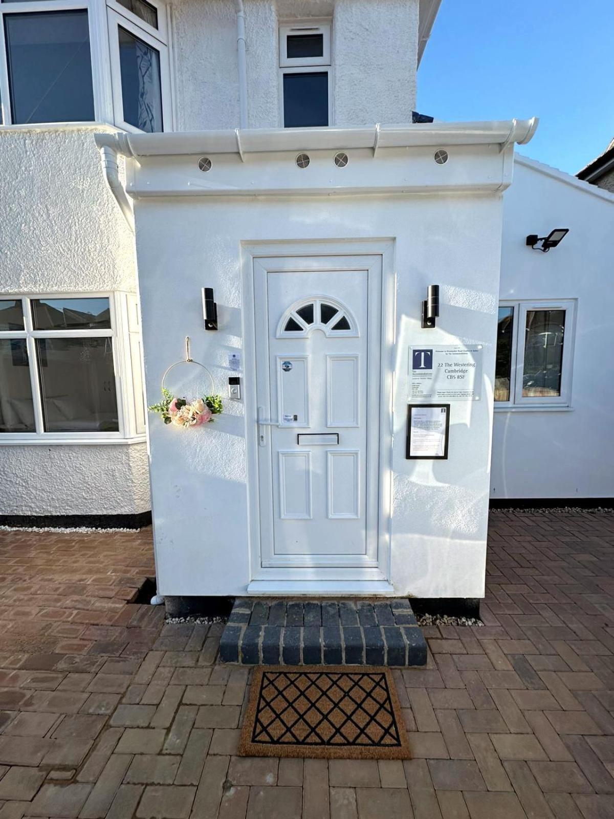 Newmarket Road Studios And Suites By Tas Accommodations Cambridge Zewnętrze zdjęcie