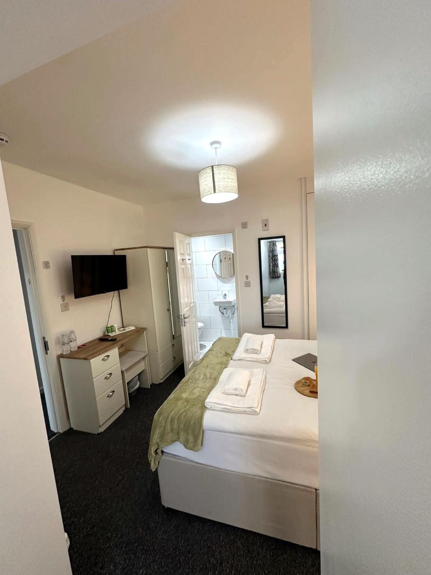 Newmarket Road Studios And Suites By Tas Accommodations Cambridge Zewnętrze zdjęcie