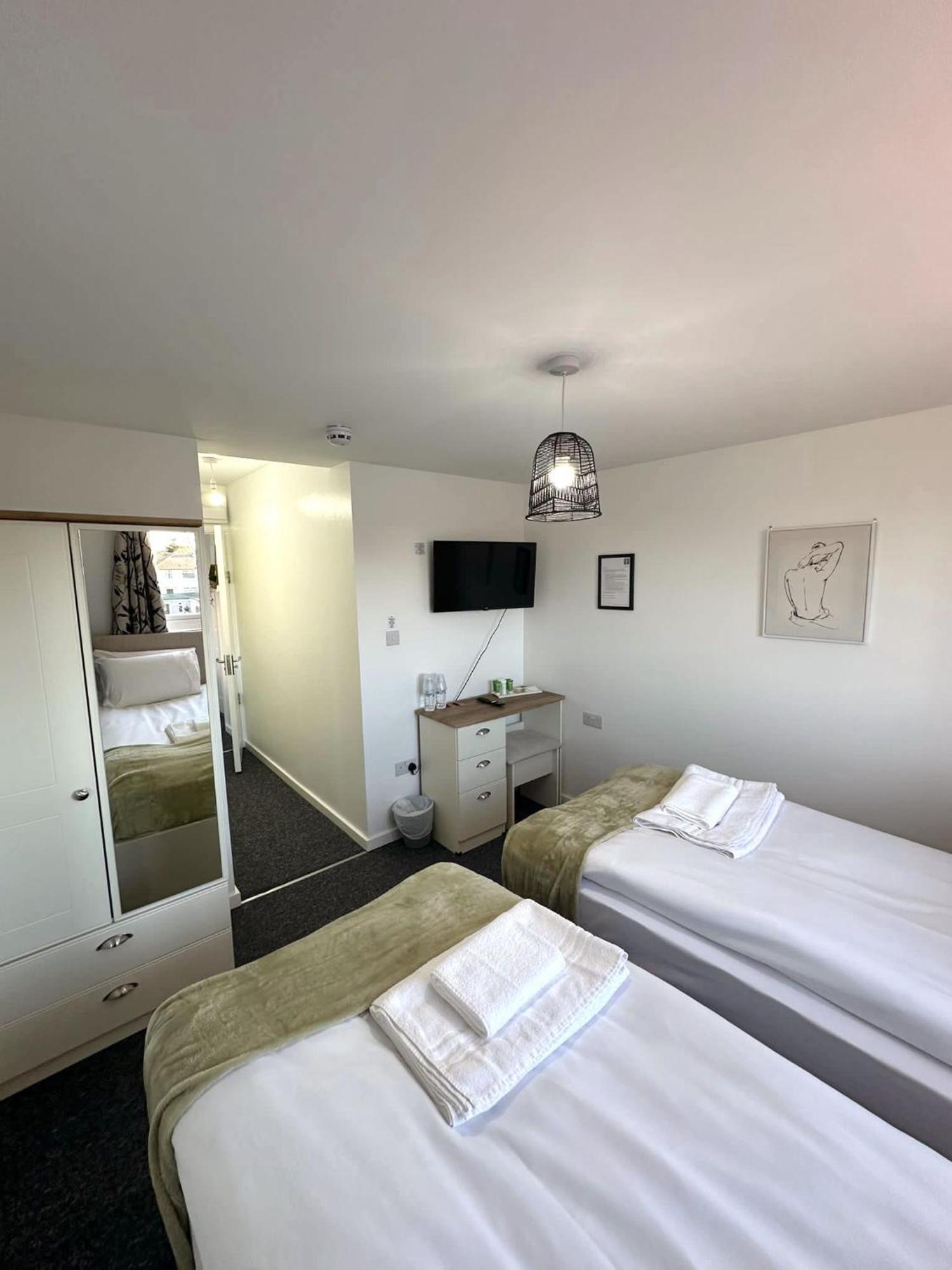 Newmarket Road Studios And Suites By Tas Accommodations Cambridge Zewnętrze zdjęcie